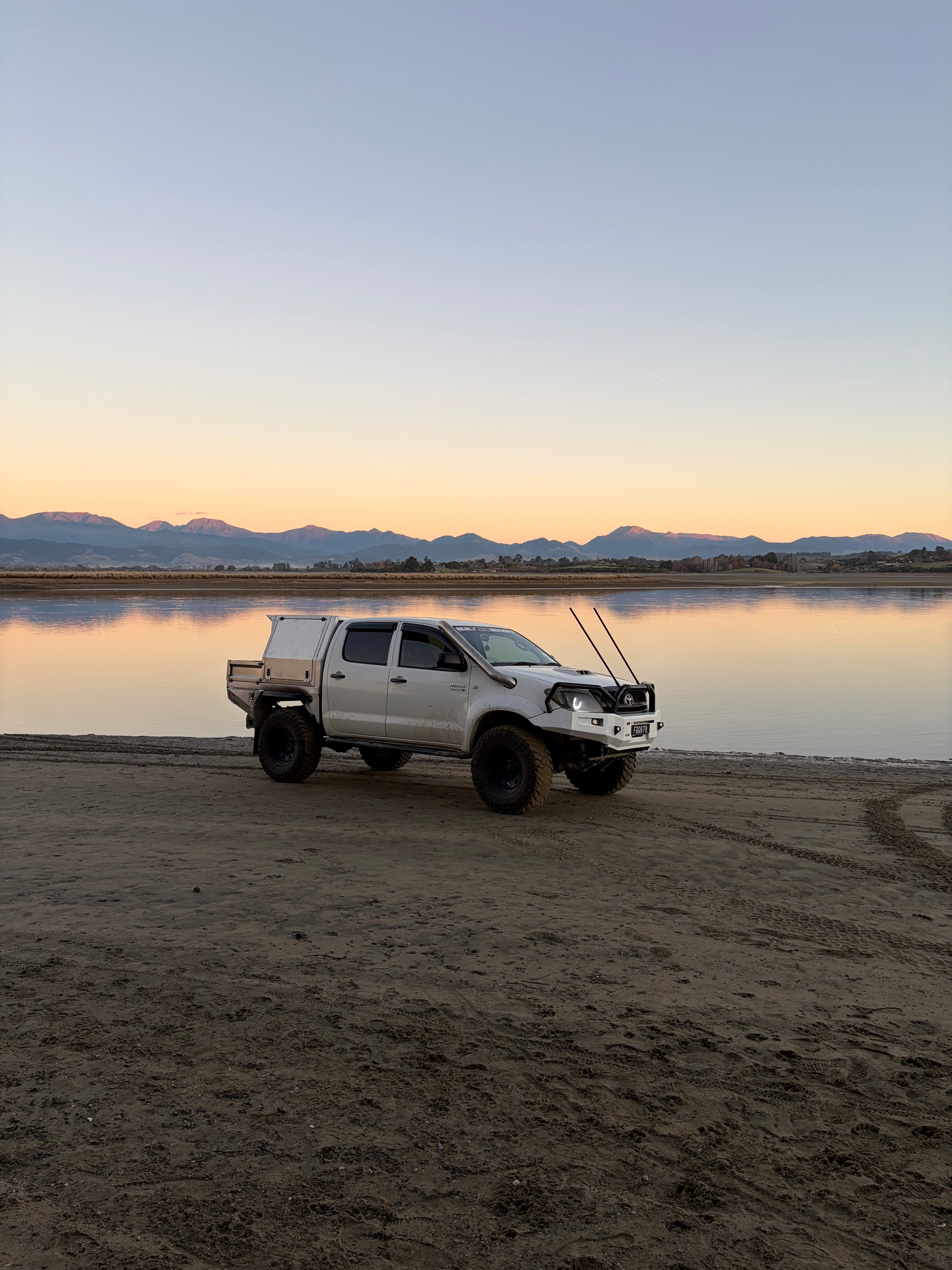 N70 Hilux Mid Entry 4" Stainless Snorkel